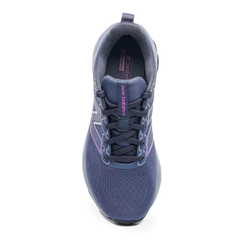 Detalhe do tênis New Balance 460 V4 feminino roxo destacando design e conforto
